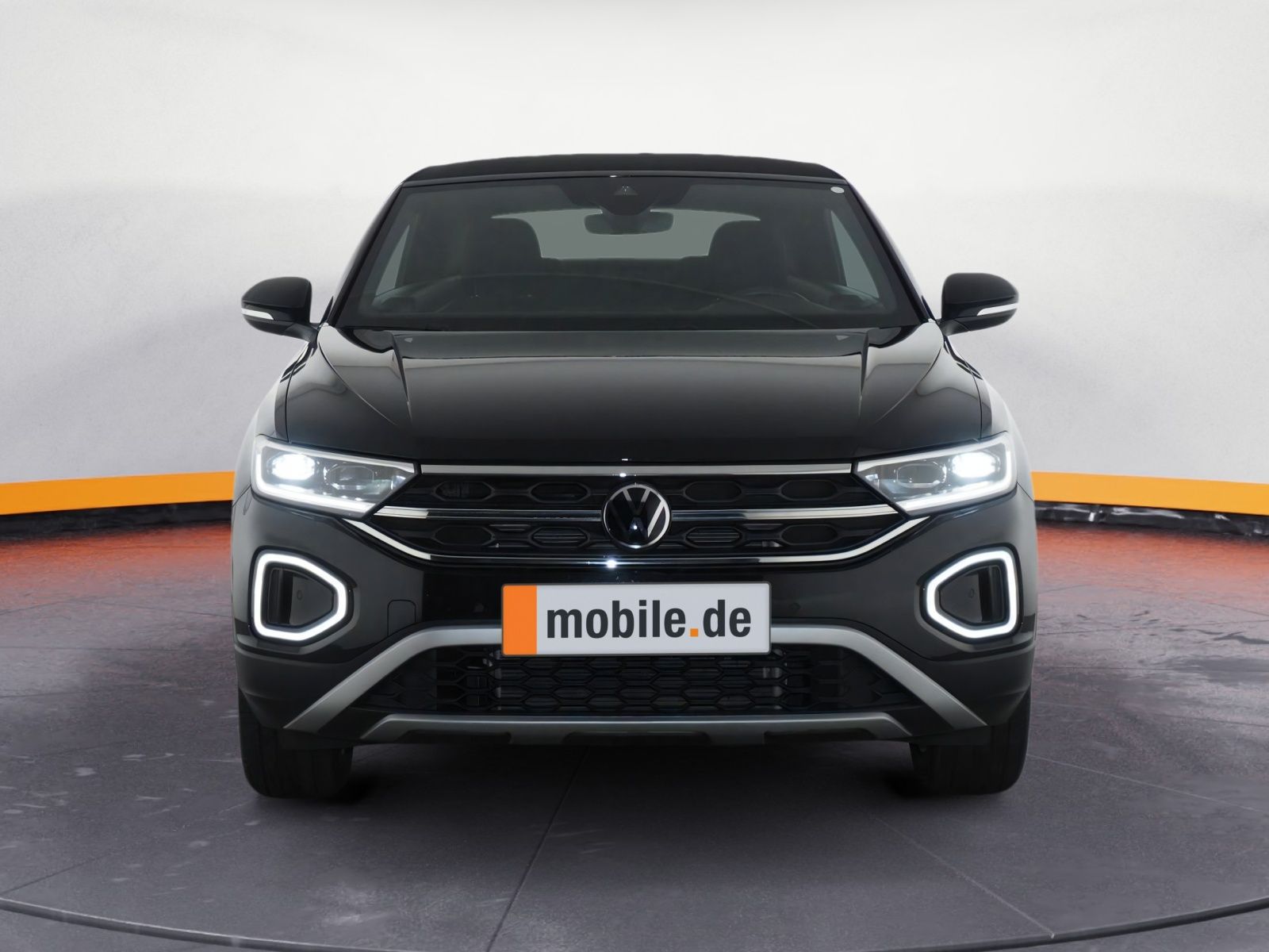Volkswagen T-Roc Cabriolet Style 1.5 TSI DSG - Samsaru's Car Outlet