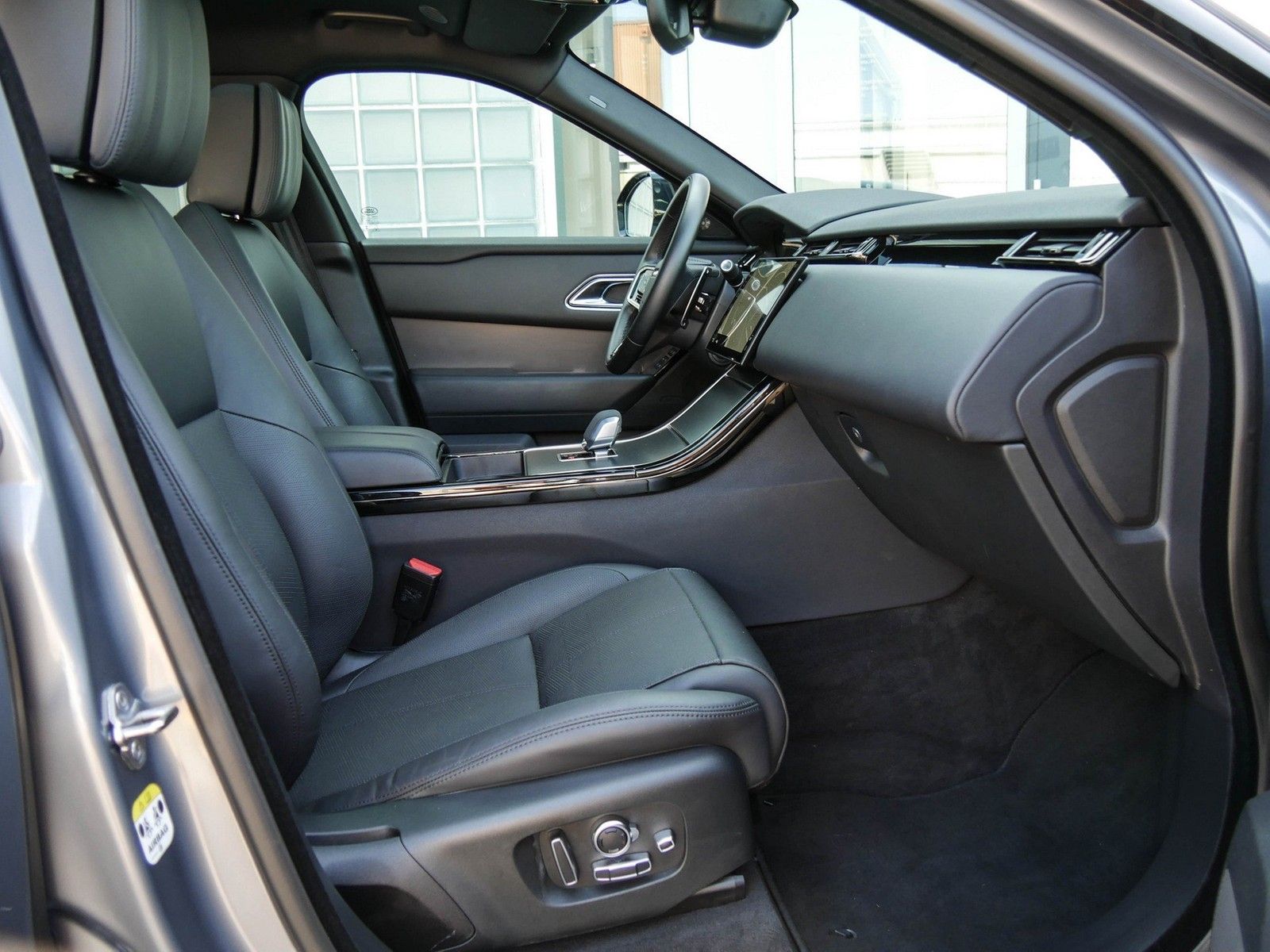 Range Rover Velar D300 Dynamic HSE - Samsaru's Car Outlet