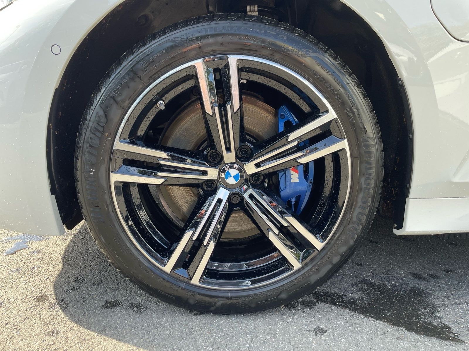 BMW 330e xDrive Tour M Sport || AHK Pano ACC 360 H&K