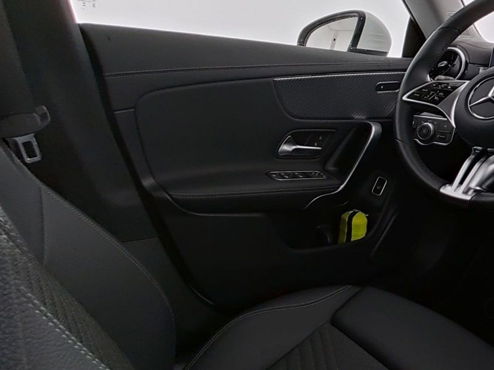 Mercedes-Benz CLA 180 PROGRESSIVE - Samsaru's Car Outlet