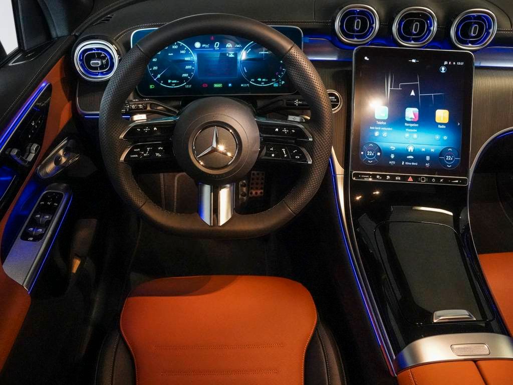 Mercedes-Benz GLC 300 AMG-NIGHT-DISTRONIC-PANO-AHK-UVP 96.400,