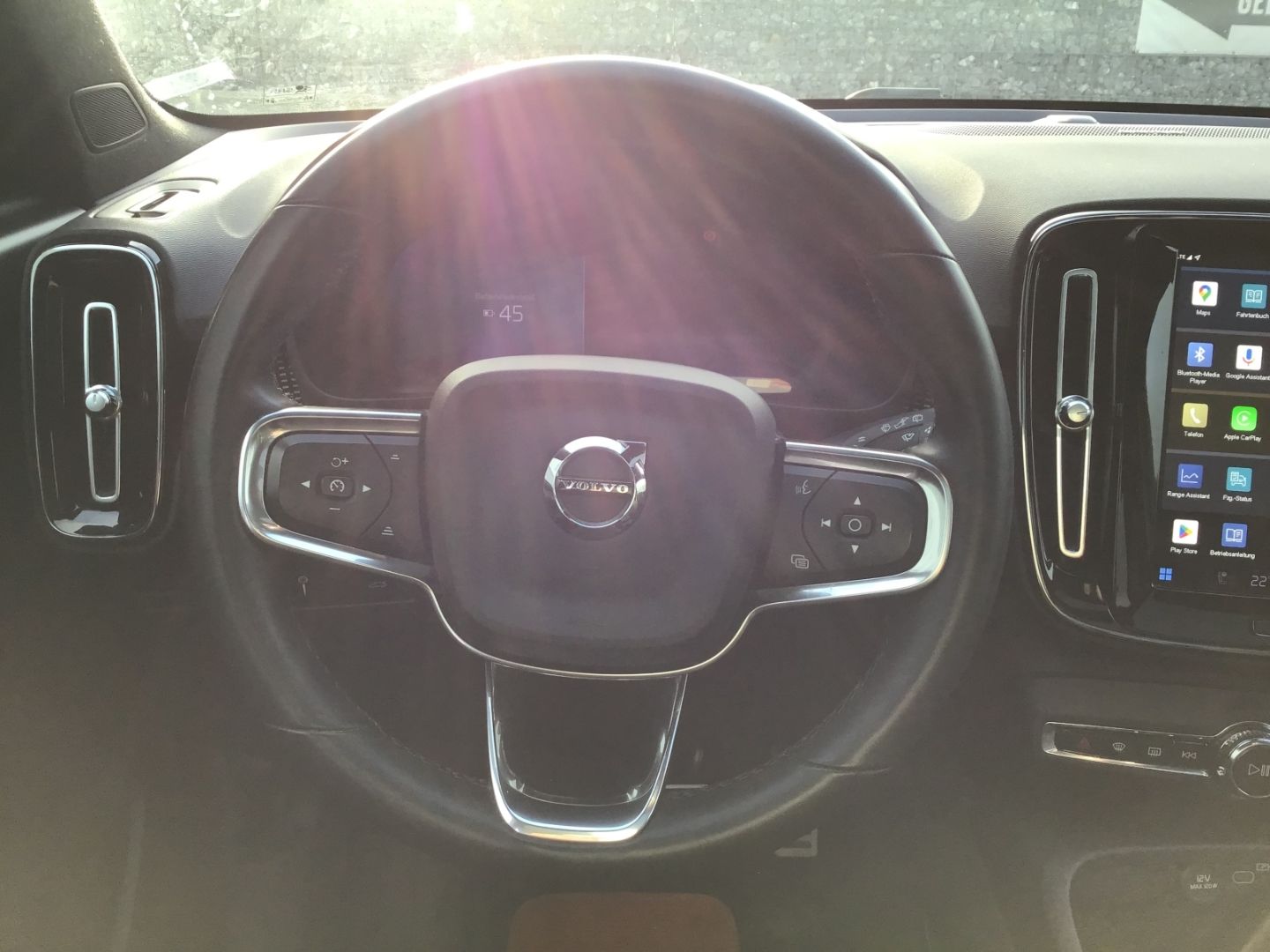 Volvo XC40 Pro Recharge AWD Cam AHK PanoDach