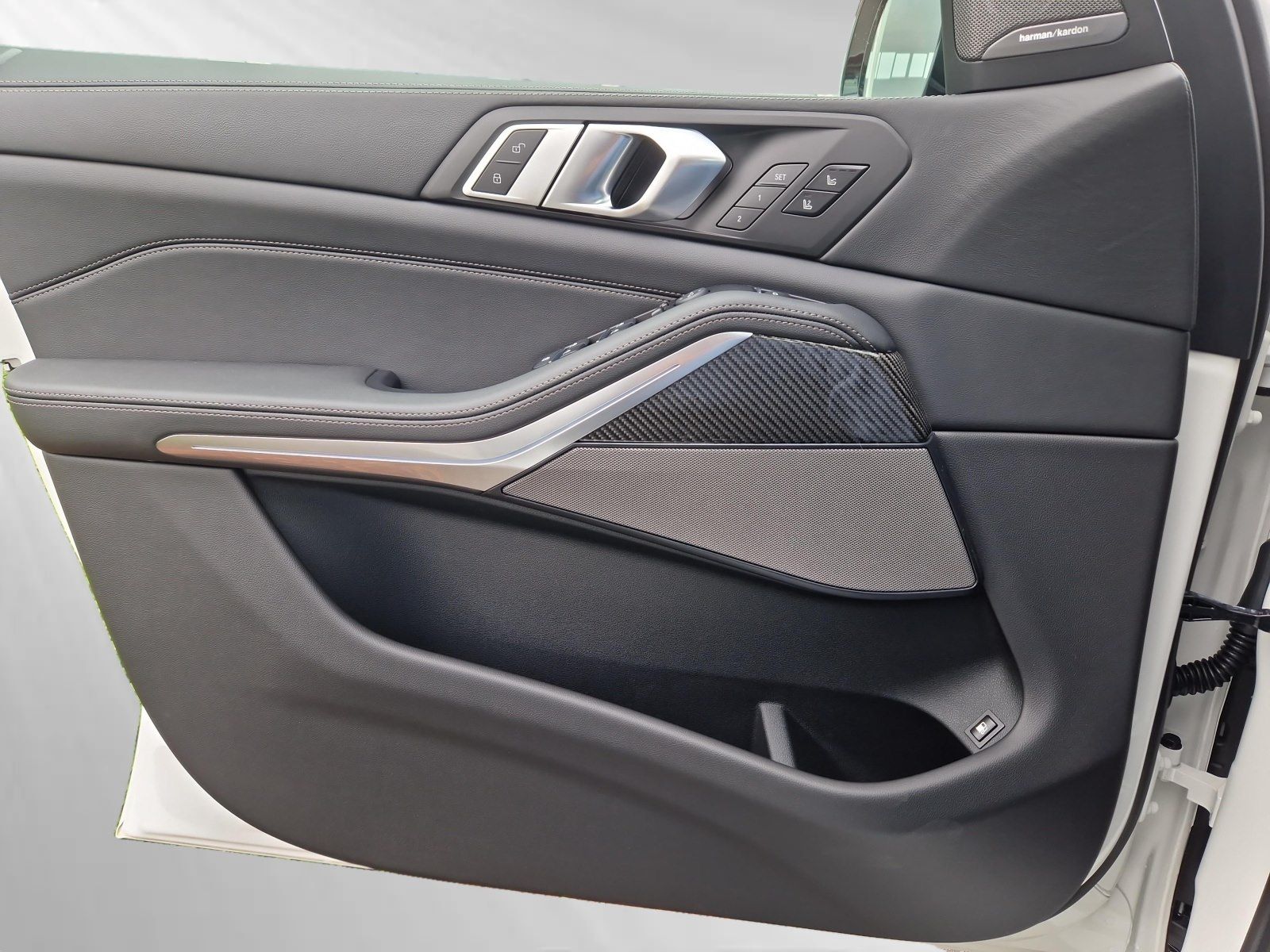 BMW X5 xDrive50e M Sport Pro|AHK|SkyLounge|H/K