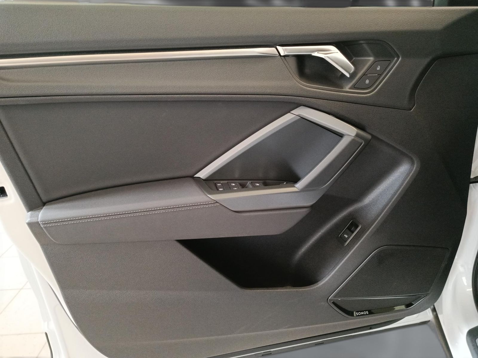 Audi Q3 45 TFSI quattro S line - Samsaru's Car Outlet