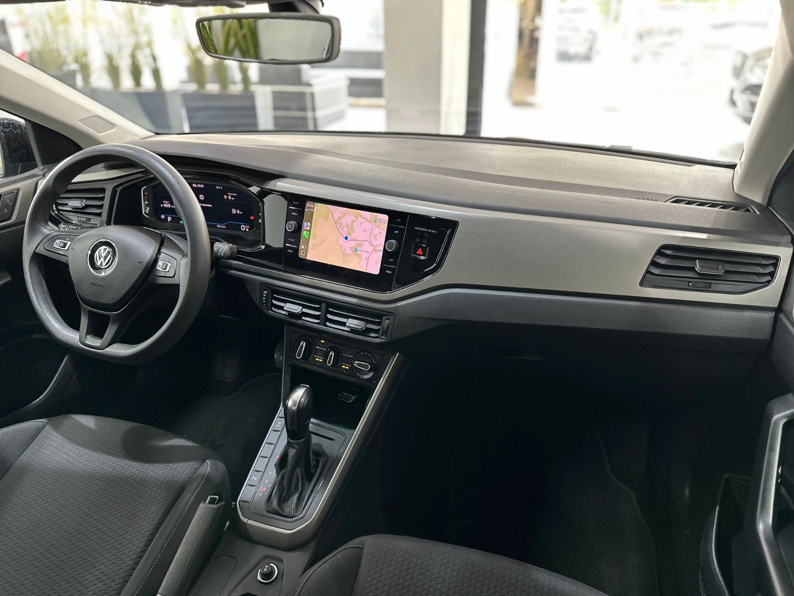 Volkswagen Polo VI 1.0 TSI Automatik - Samsaru's Car Outlet