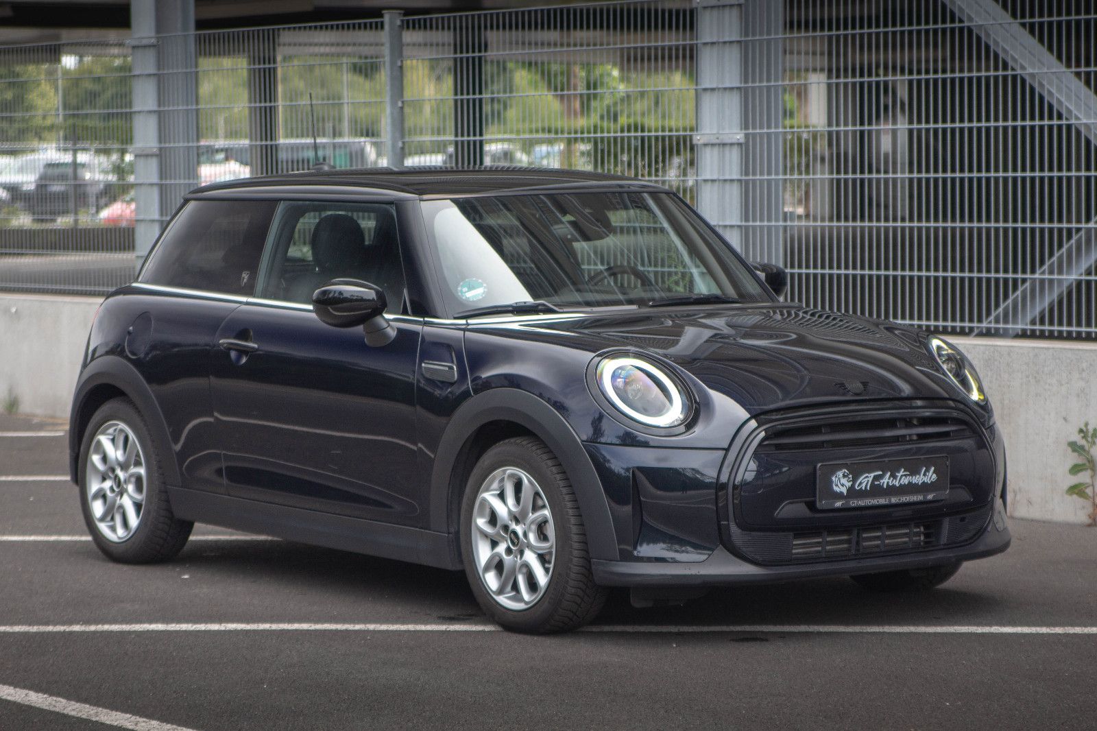 MINI Cooper *Yours Trim* - Samsaru's Car Outlet