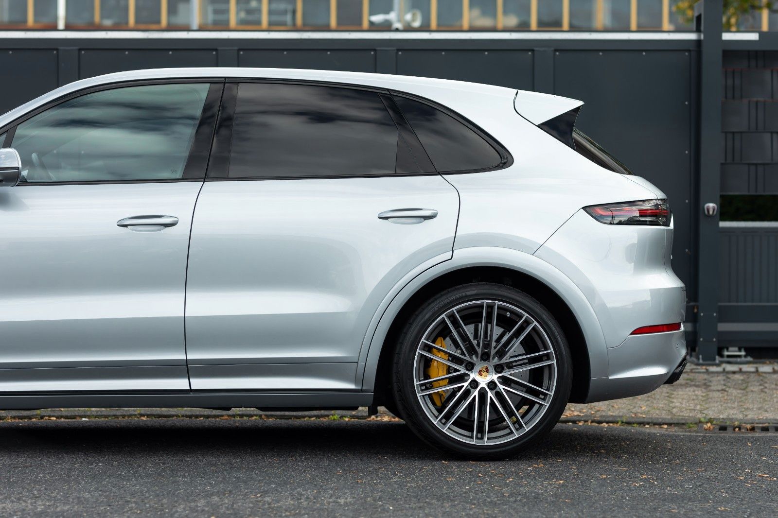 Porsche CAYENNE TURBO SPORT DESIGN HUD PCCB APPROVED