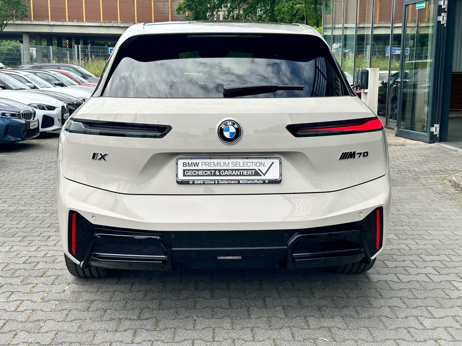 BMW iX M70 //Pano Stop&Go Leas.ab EUR 999,-inkl.