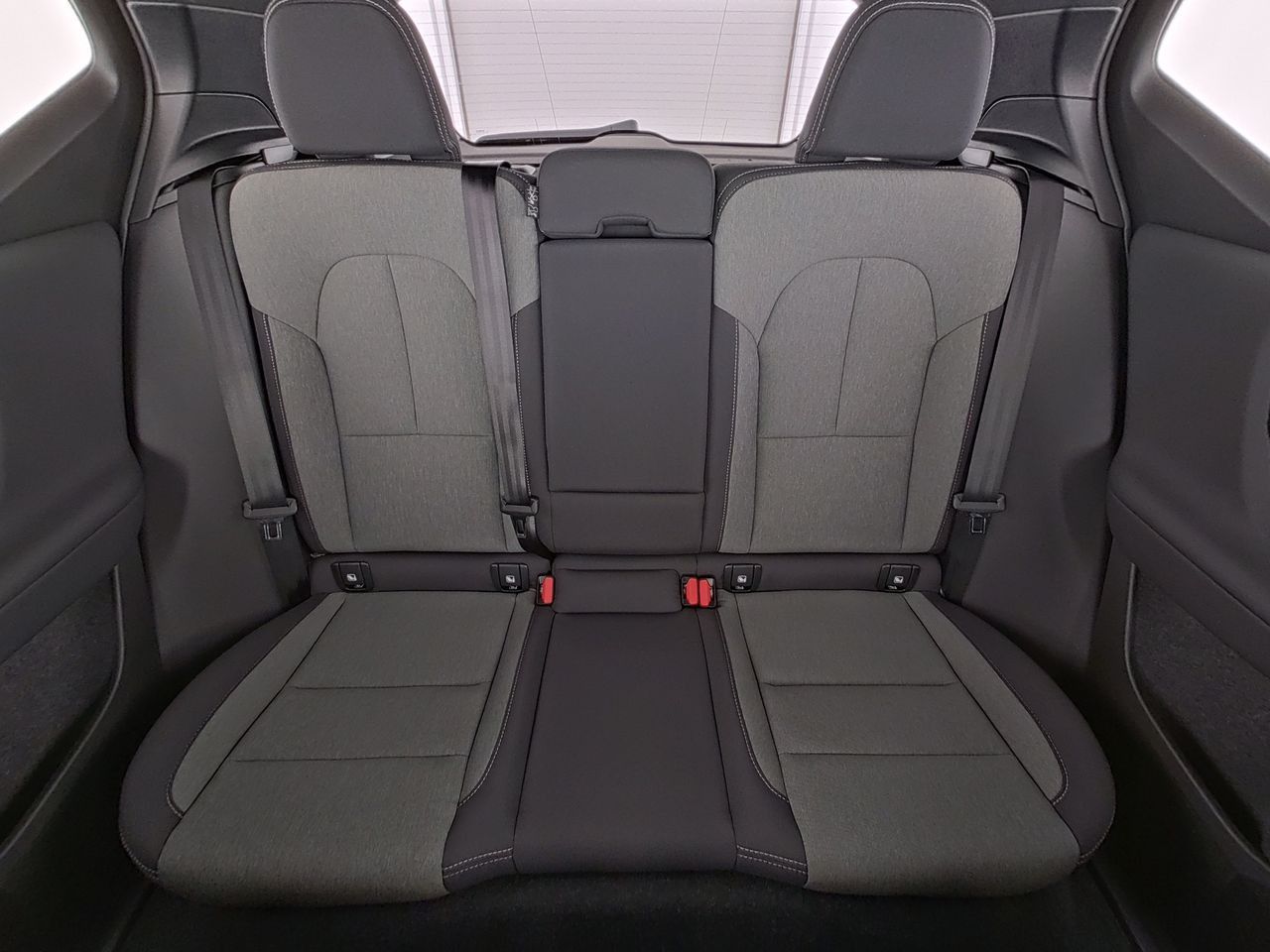 Volvo XC40 B3 Plus Dark 2WD !!!ACC+PIXEL-LED+FSH!!!