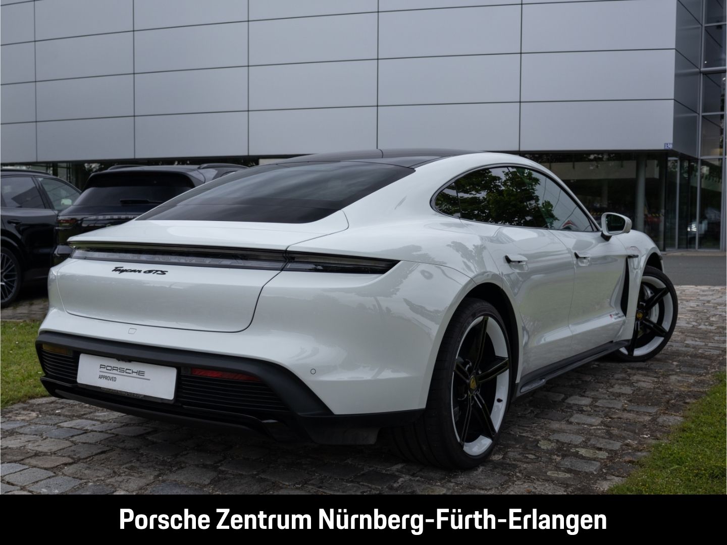Porsche Taycan GTS PSCB BOSE InnoDrive SurroundView Pano
