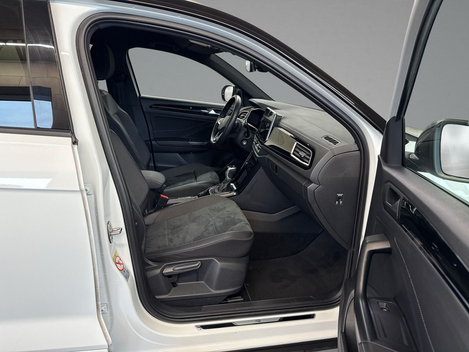 Volkswagen T-Roc 2.0 TDI DSG R-Line - Samsaru's Car Outlet