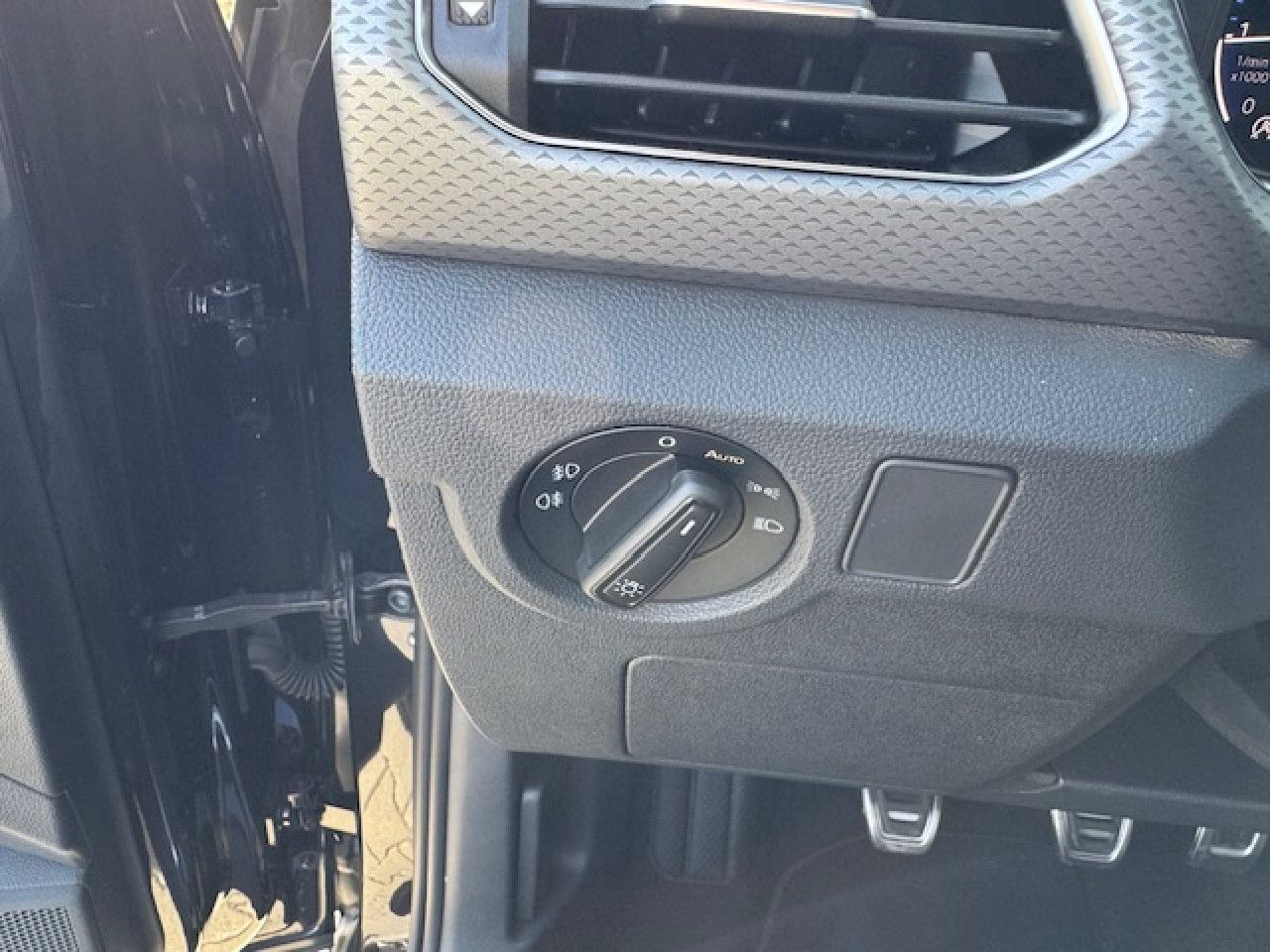 Volkswagen T-Cross Active 1.0 TSI - Samsaru's Car Outlet