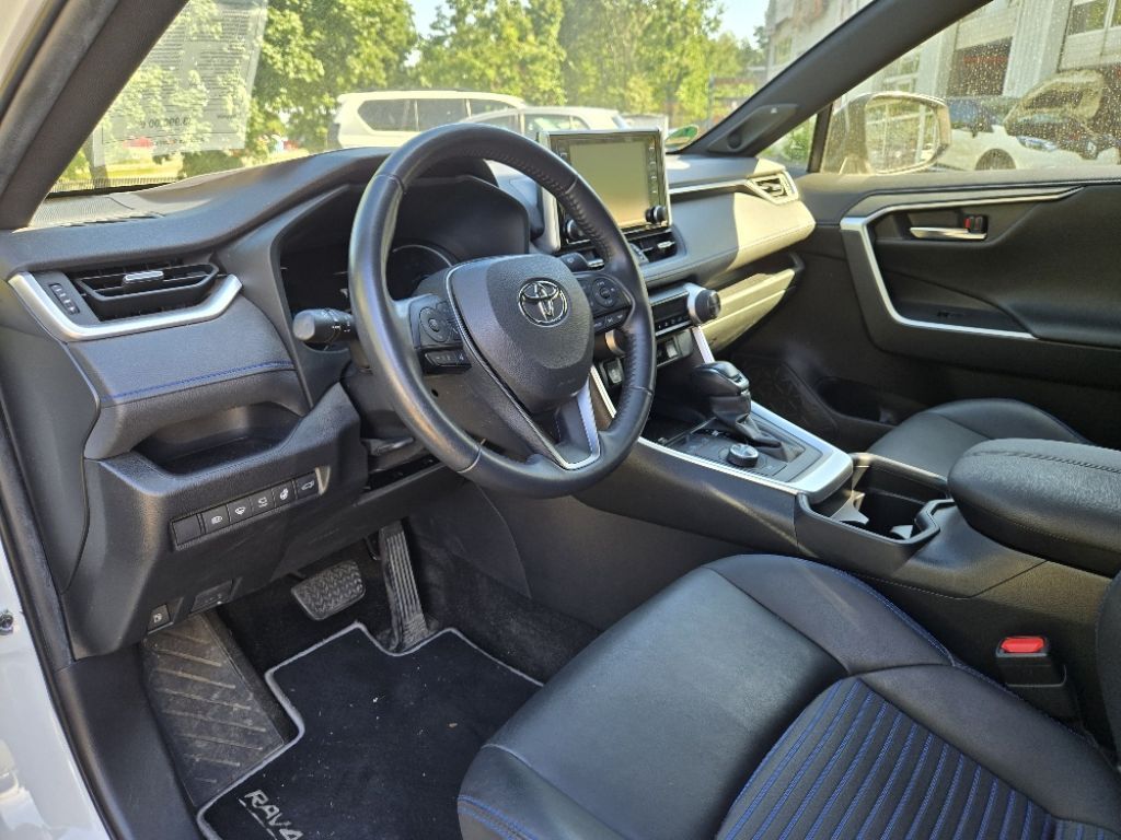 Toyota RAV 4 2.5 4x4 Hybrid Style - Samsaru's Car Outlet