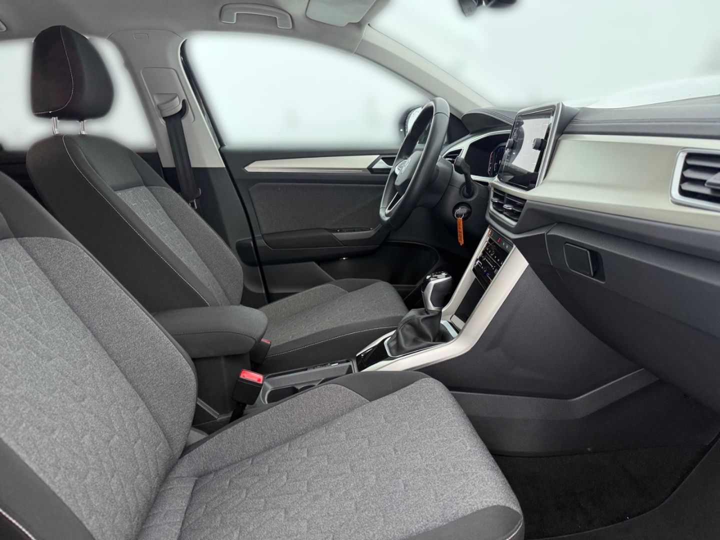Volkswagen T-Roc Move 1.5 TSI - Samsaru's Car Outlet