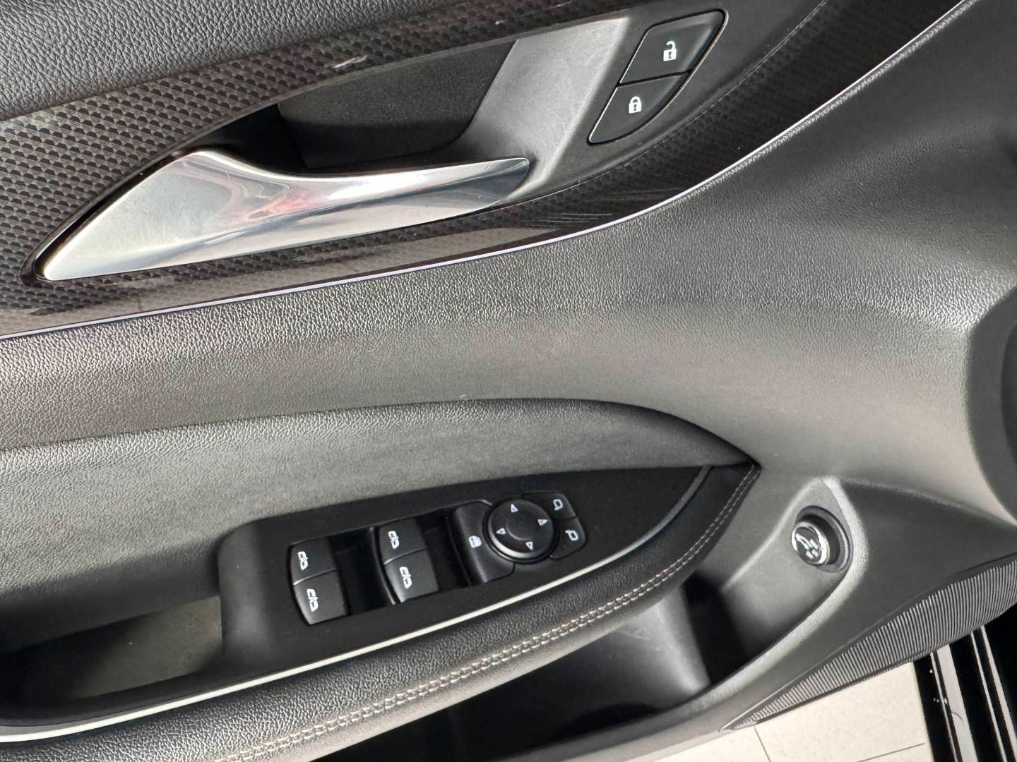 Opel Insignia ST 2.0D(128)AT8 Elegance - Samsaru's Car Outlet