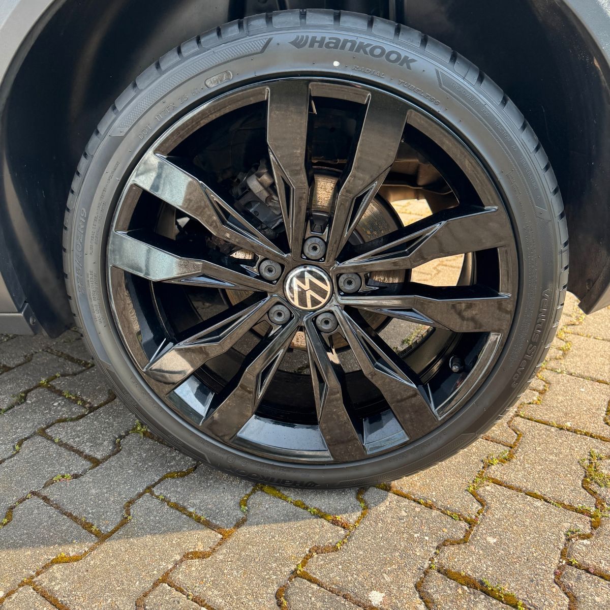 Volkswagen T-Roc Sport 1.5 TSI - Samsaru's Car Outlet