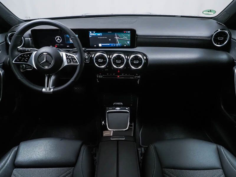 Mercedes-Benz A 180 PROGRESSIVE - Samsaru's Car Outlet