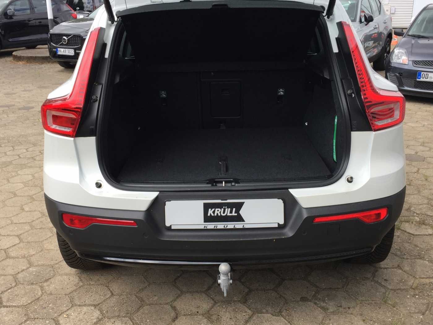 Volvo XC40 XC 40 T2 Plus Dark 2WD Panorama, AHK, GJR u