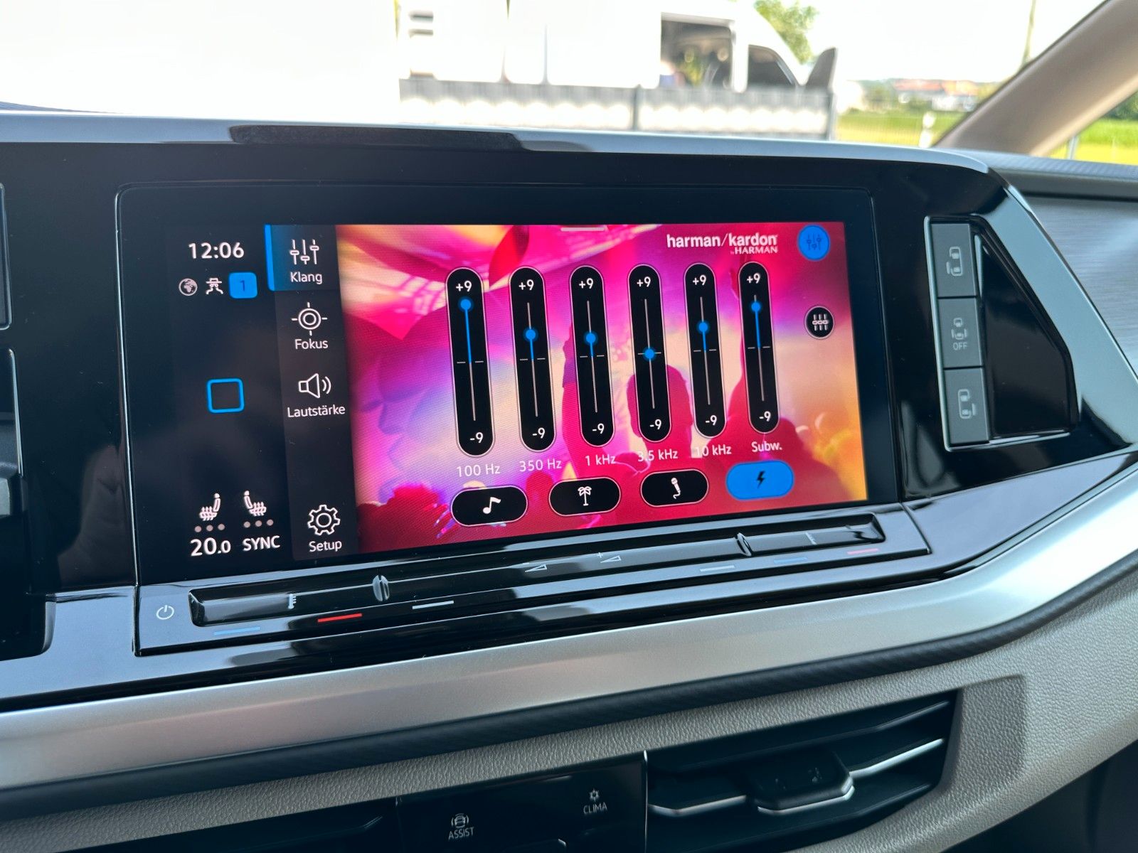 Volkswagen T7 Multivan 2.0 TDI - Samsaru's Car Outlet