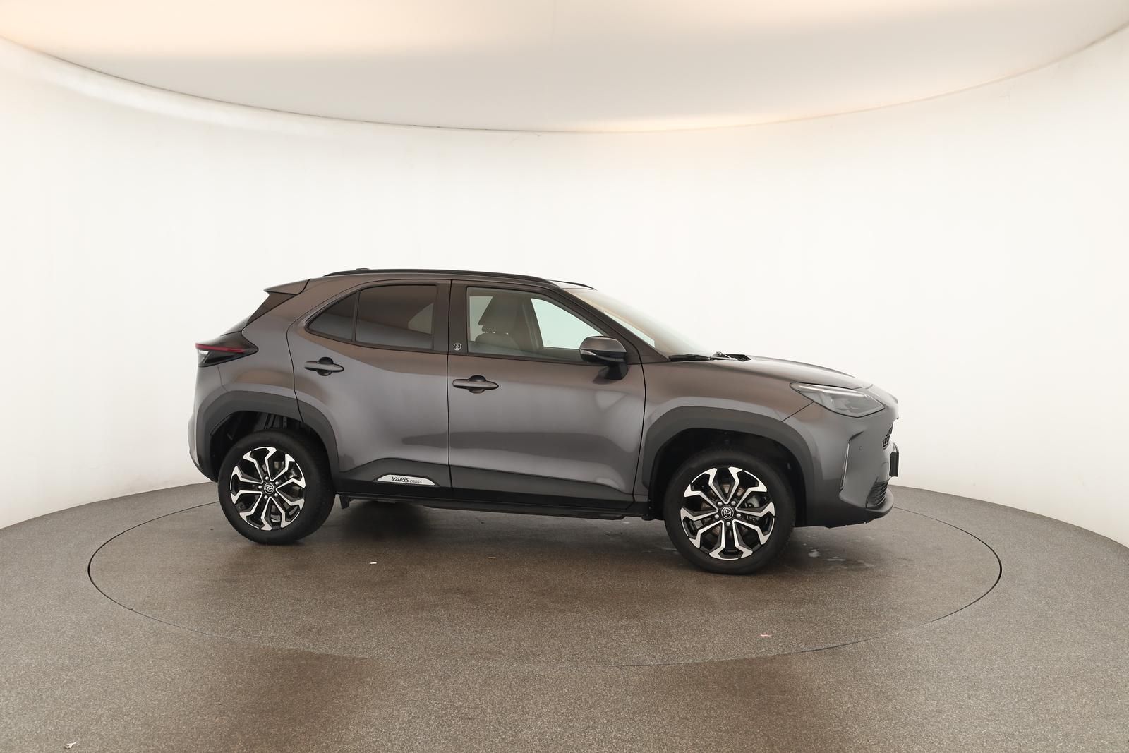 Toyota Yaris Cross CVT Team D LED Navi SHZ iACC Kam 17"