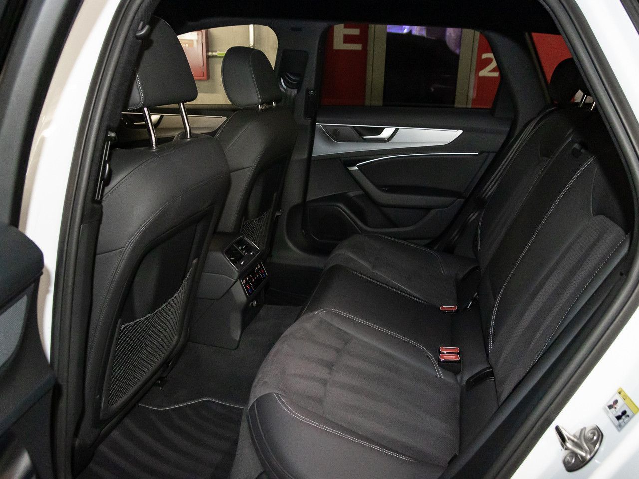 Audi A6 Avant Sport 45 TFSI quattro S line Head Up