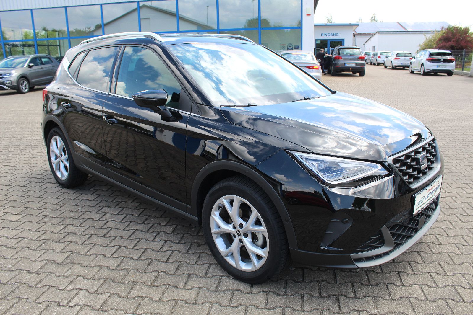 Seat Arona FR 1,5 TSI DSG DINAMICA AHK LED ACC SPUR
