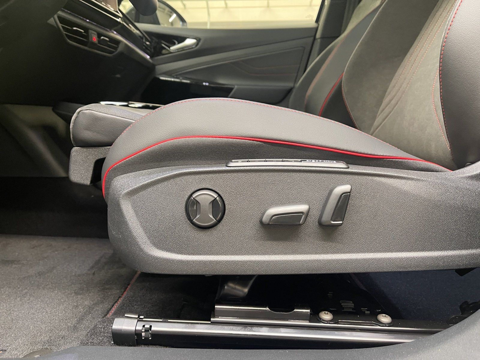 Volkswagen ID.4 GTX AHK Entertainment Design Komfortpaket