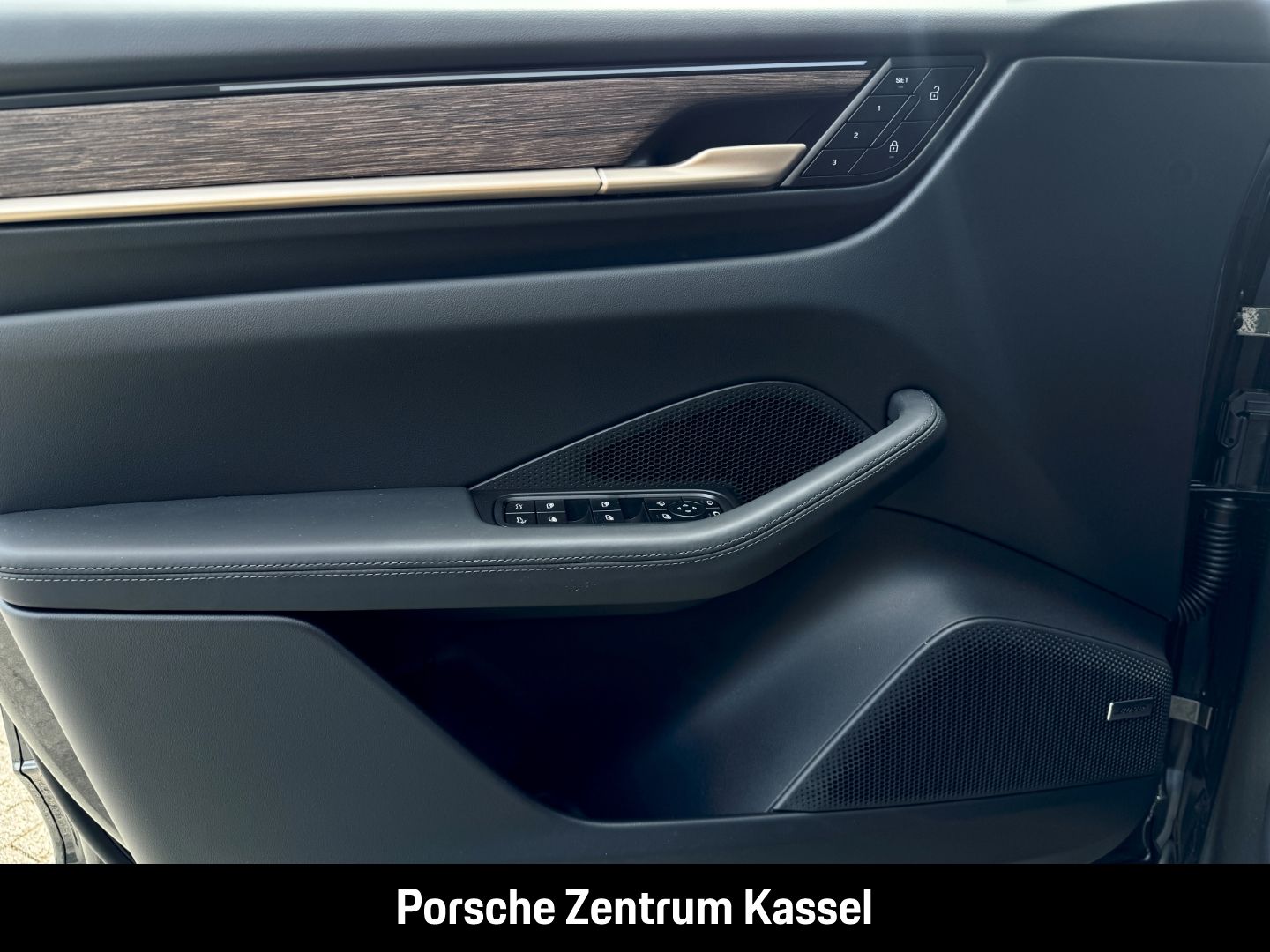 Porsche Macan Electric 4 Matrix LED