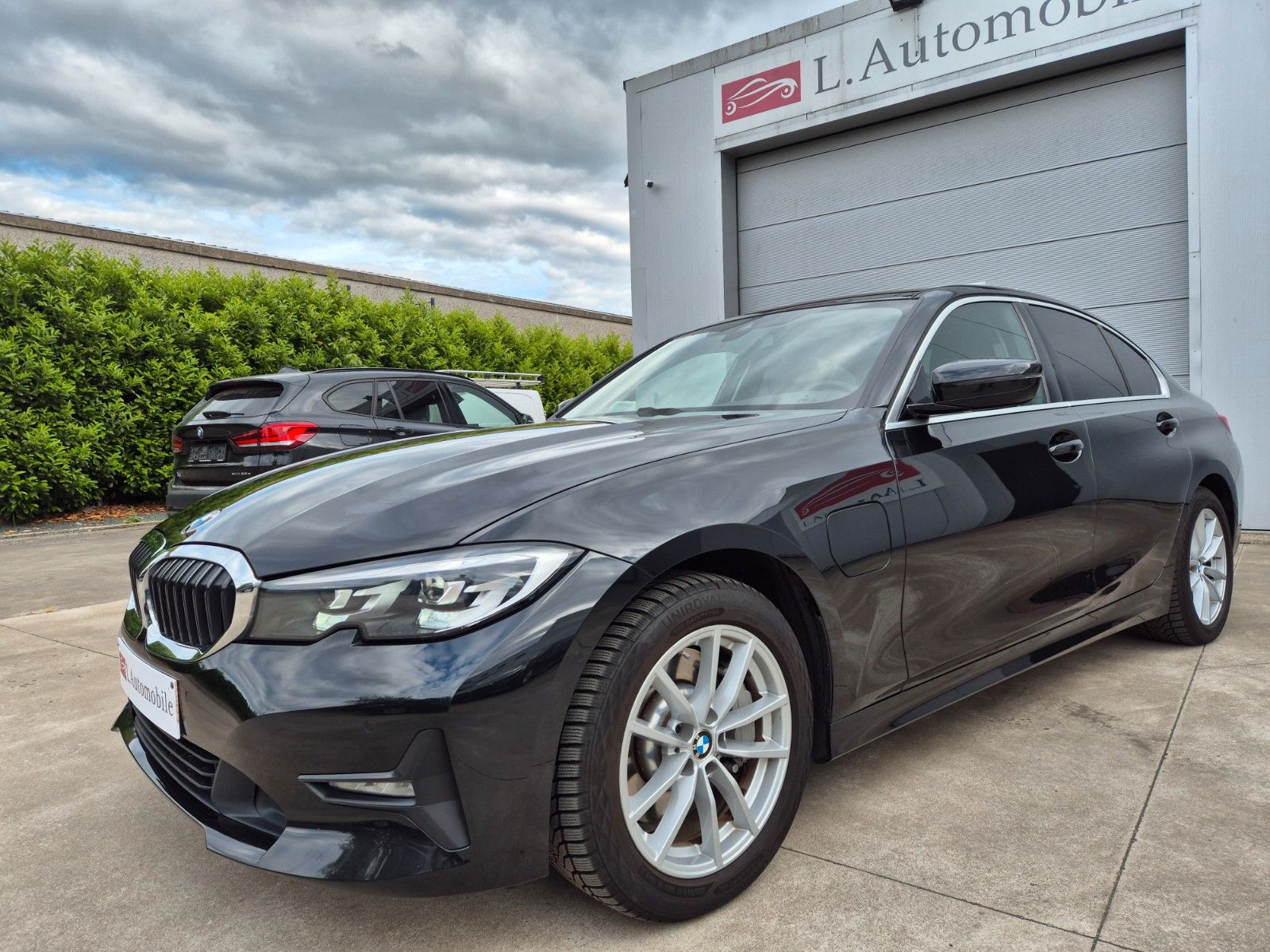BMW 330 eA - Samsaru's Car Outlet