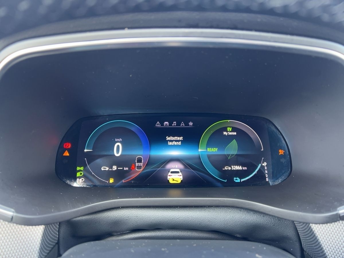 Renault Arkana TECHNO E-TECH Hybrid - Samsaru's Car Outlet