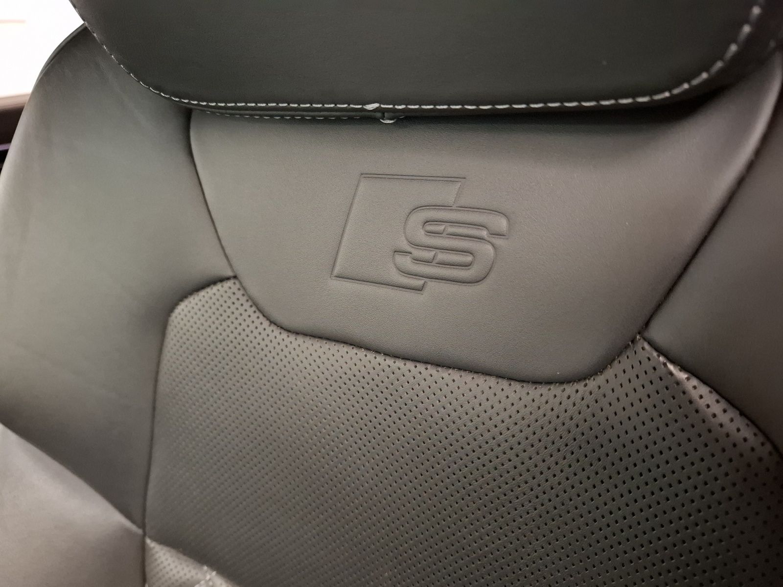 Audi A8 50 TDI quattro Lang S-Line - Samsaru's Car Outlet