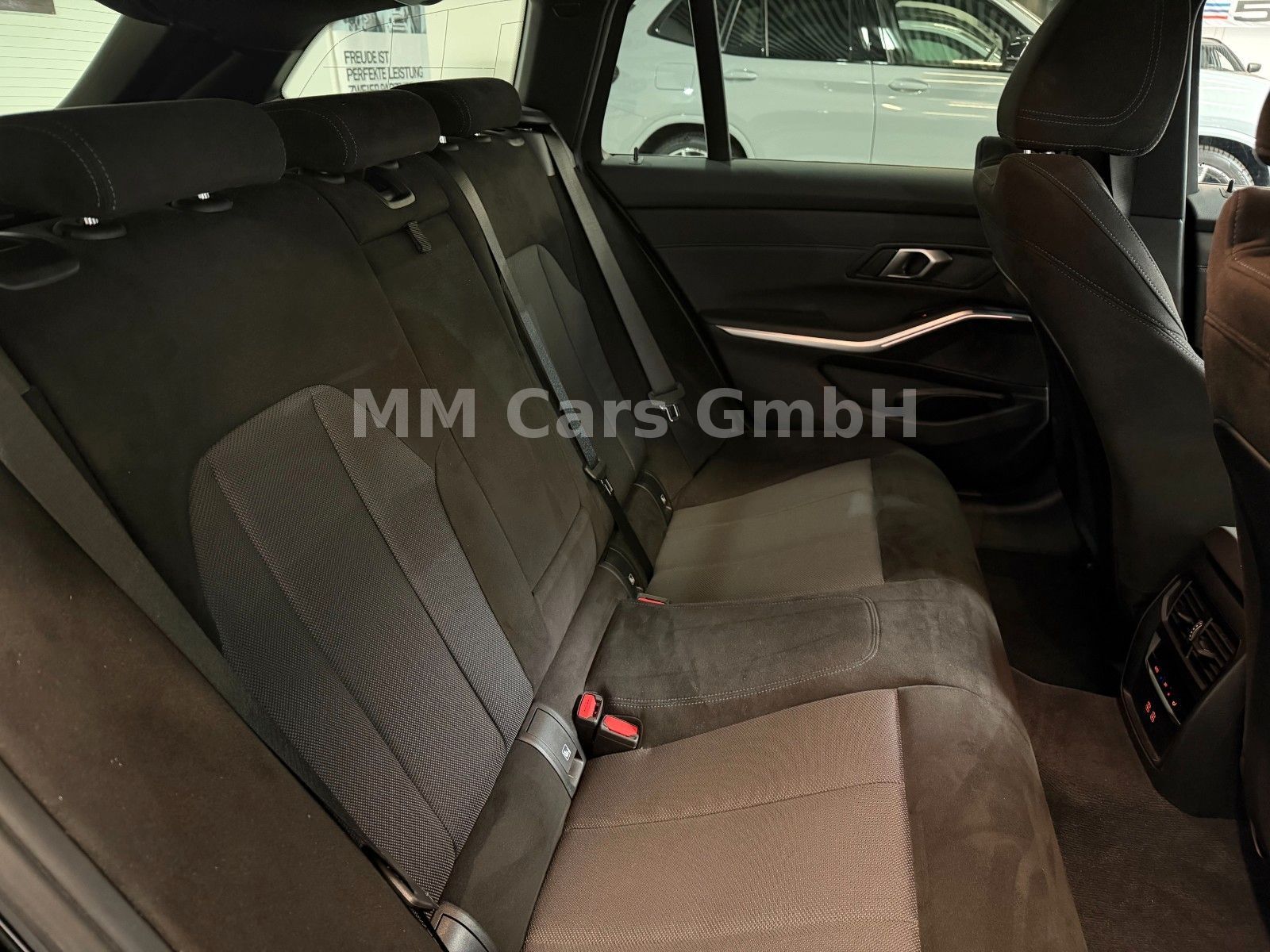 BMW 320i Touring M Sport 360° CAM*ACC*AHK*HiFi*HUD*