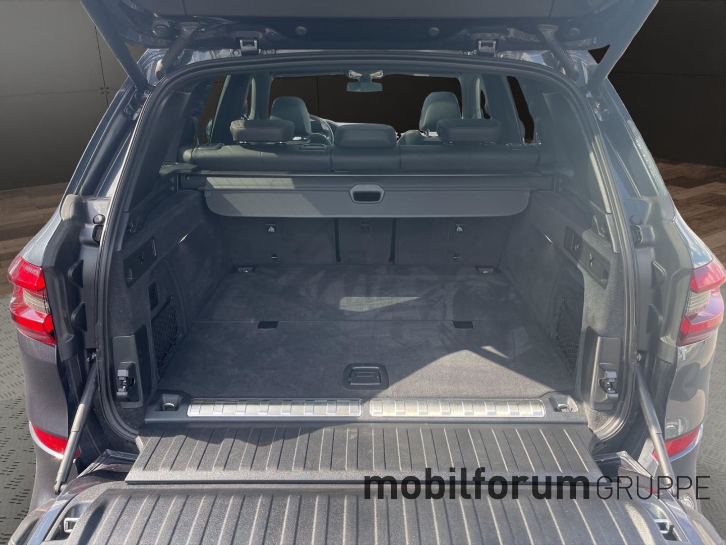 BMW X5 xDrive45e M-Sport AHK Panorama 360 Grad ACC