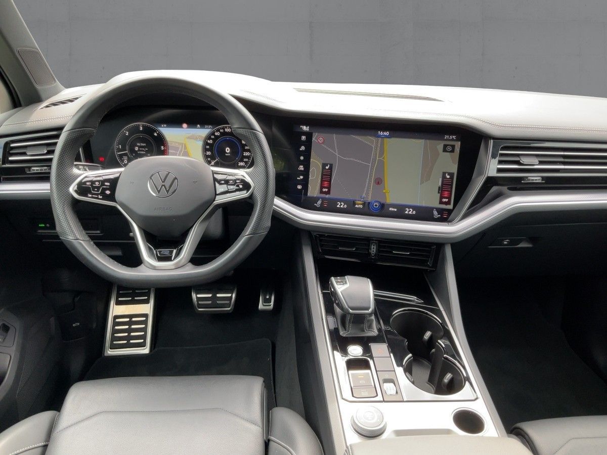Volkswagen Touareg 3.0 TDI 4M R-LINE - Samsaru's Car Outlet