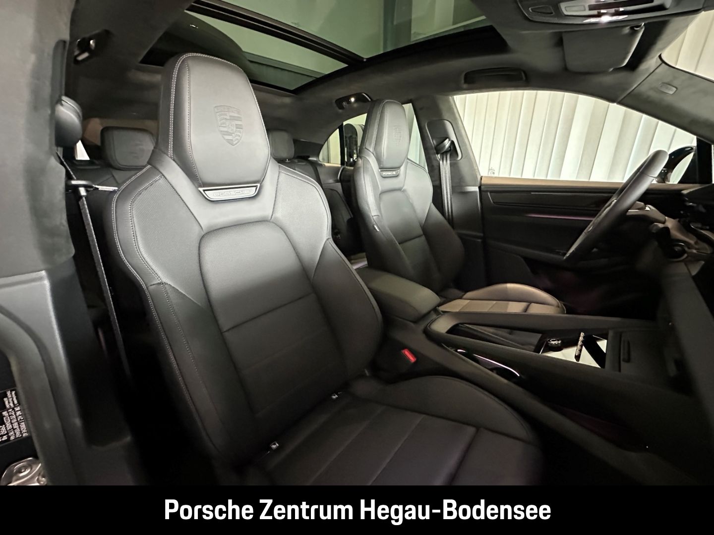 Porsche Macan Turbo/Electric Sport/Hinterachslenkung/Mat
