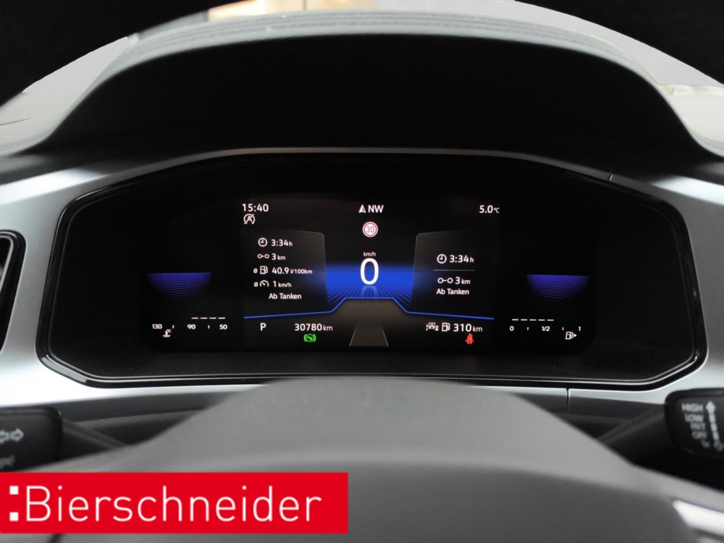 Volkswagen T-Roc 1.5 TSI DSG Life - Samsaru's Car Outlet