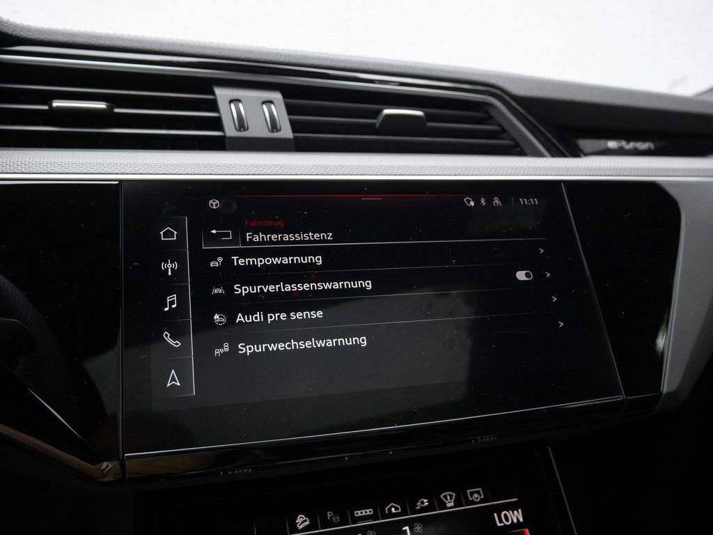 Audi Q8 S line 50 e-tron quattro - Samsaru's Car Outlet