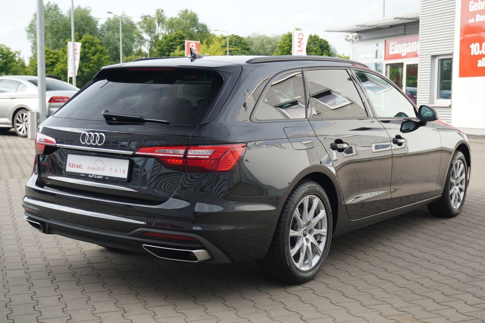 Audi A4 35 2.0 TFSI Avant - Samsaru's Car Outlet
