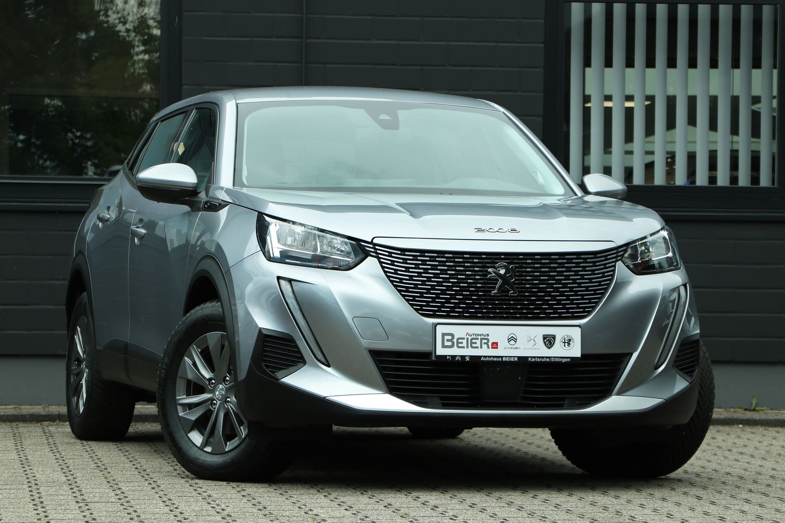 Peugeot 2008 136 e-Active - Samsaru's Car Outlet