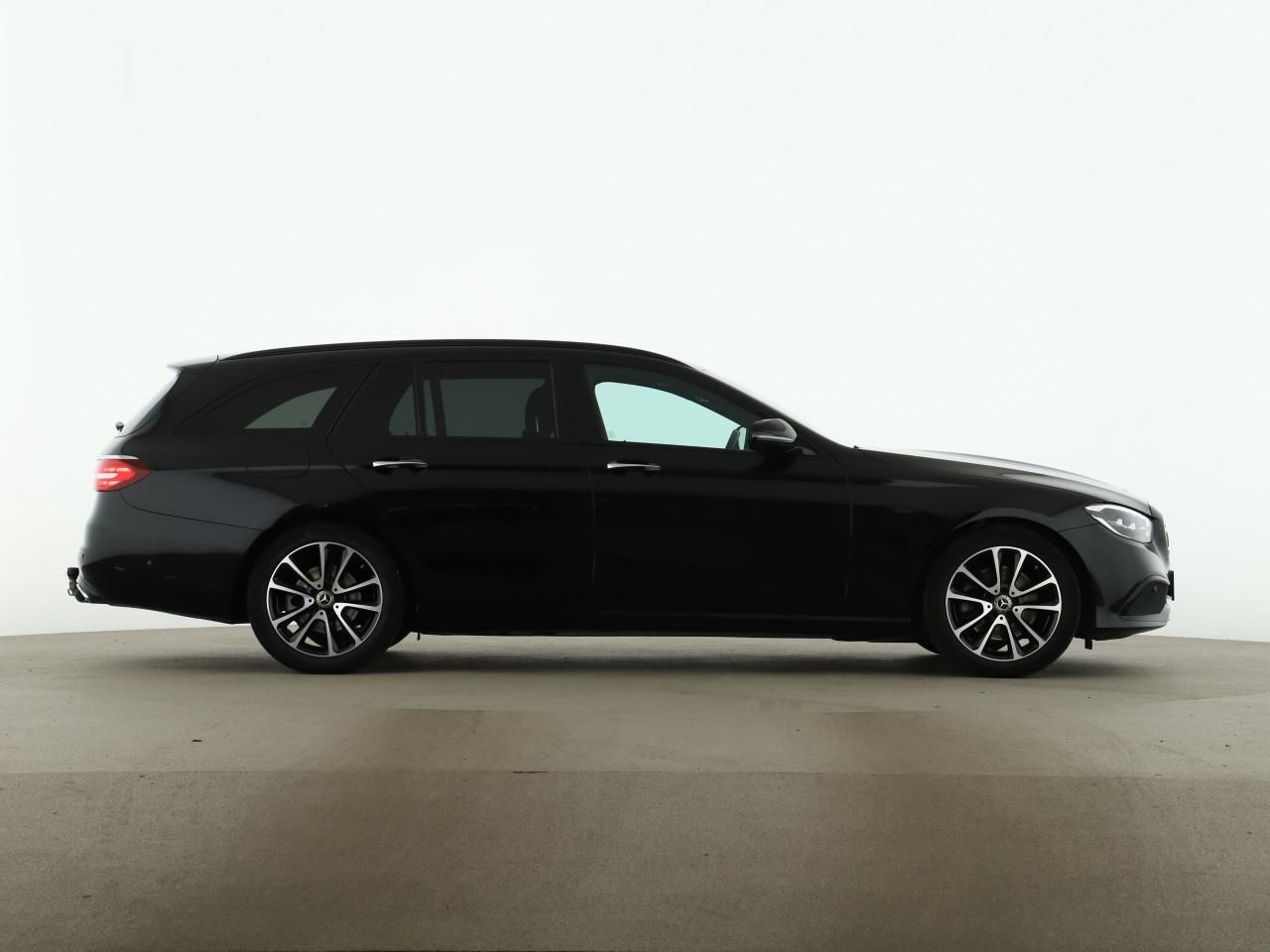 Mercedes-Benz E 220 d T Night Avantgarde AHK Distronic Kamera