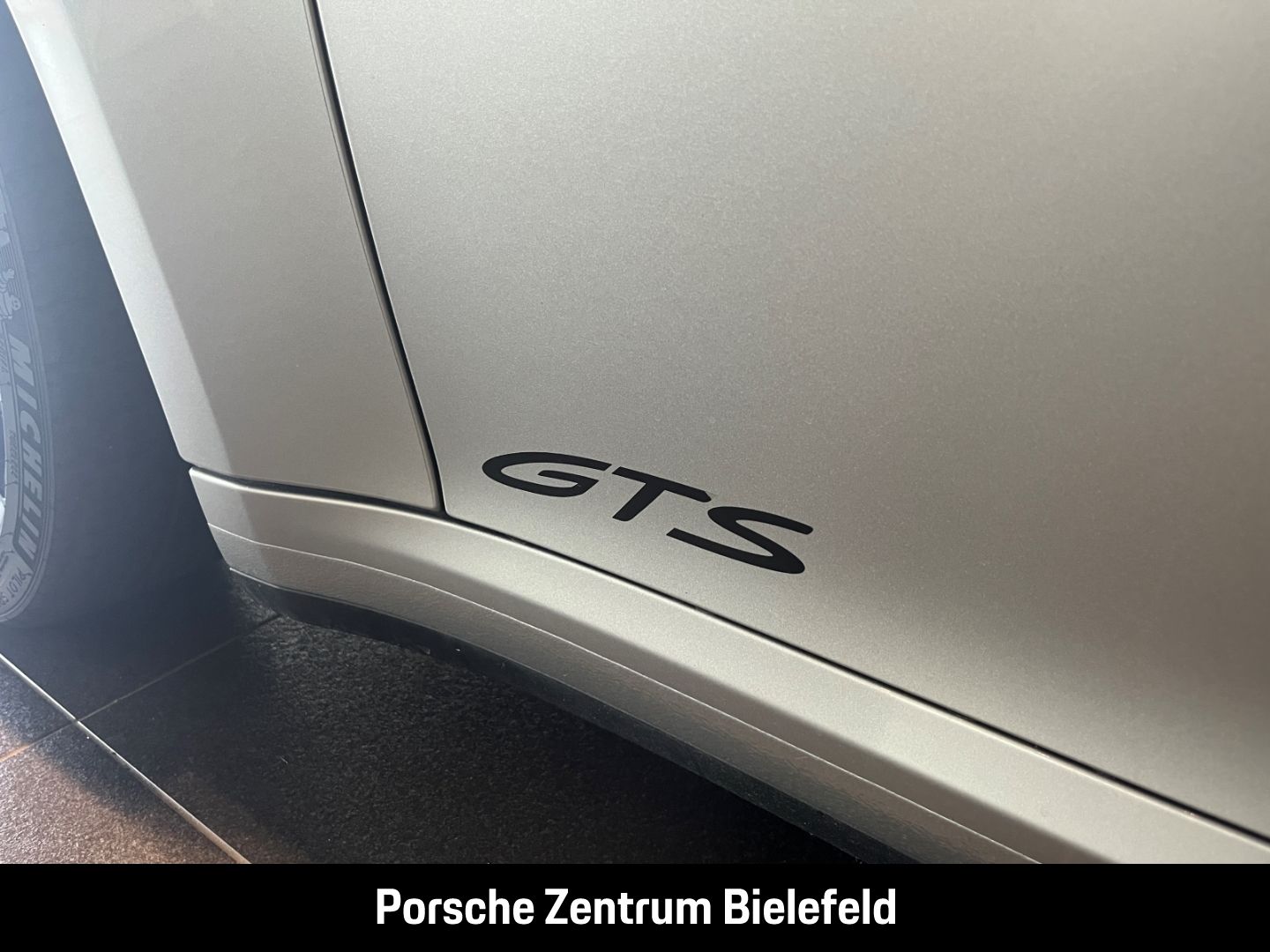 Porsche 992 911 Targa 4 GTS BOSE Sportabgasanlage LED