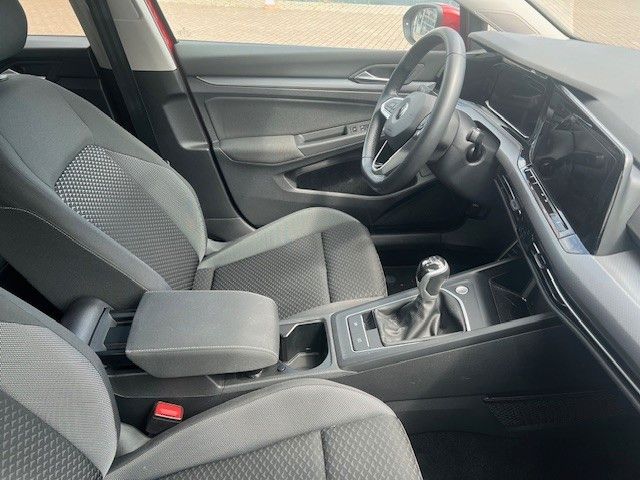 Volkswagen Golf VIII Variant Active - Samsaru's Car Outlet