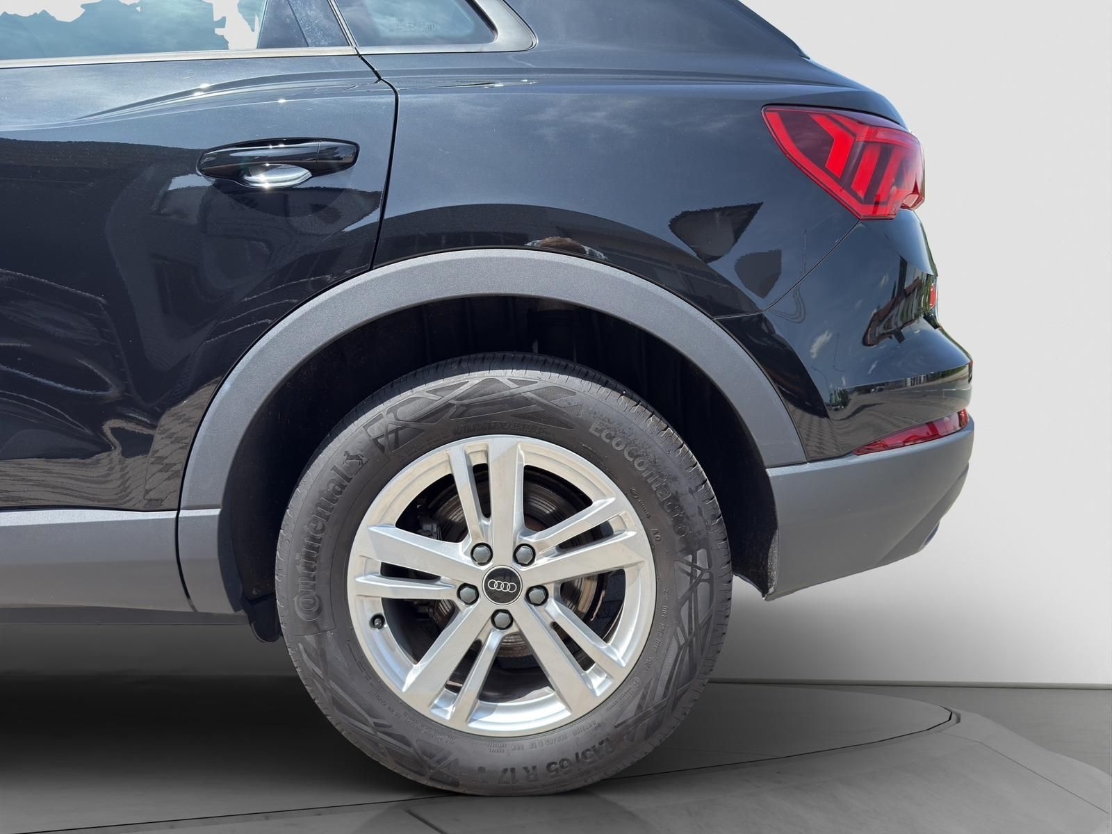 Audi Q3 35 TDI quattro - Samsaru's Car Outlet