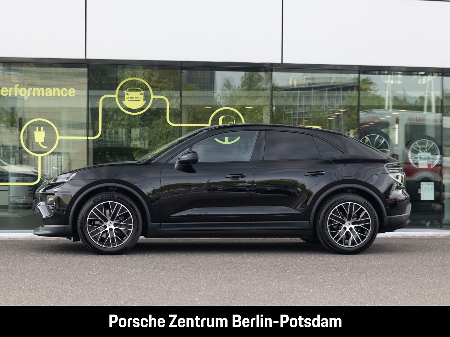 Porsche Macan - Samsaru's Car Outlet