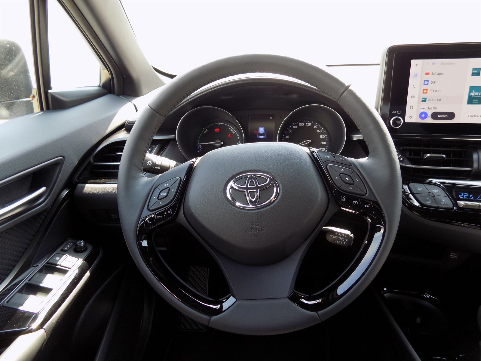 Toyota C-HR Hybrid Team - Samsaru's Car Outlet