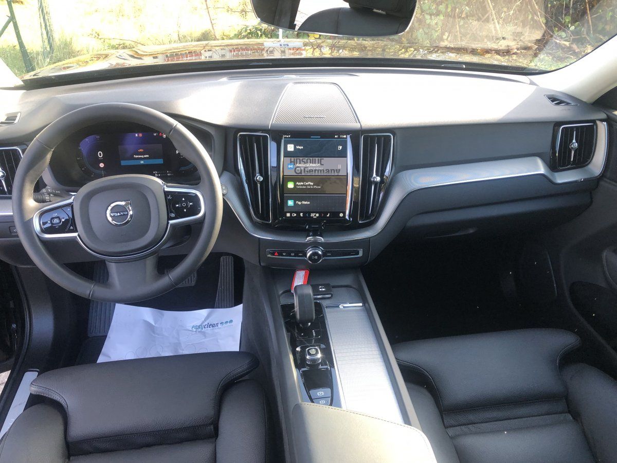 Volvo XC60 T6 AWD Plus Dark Plug in Hybrid