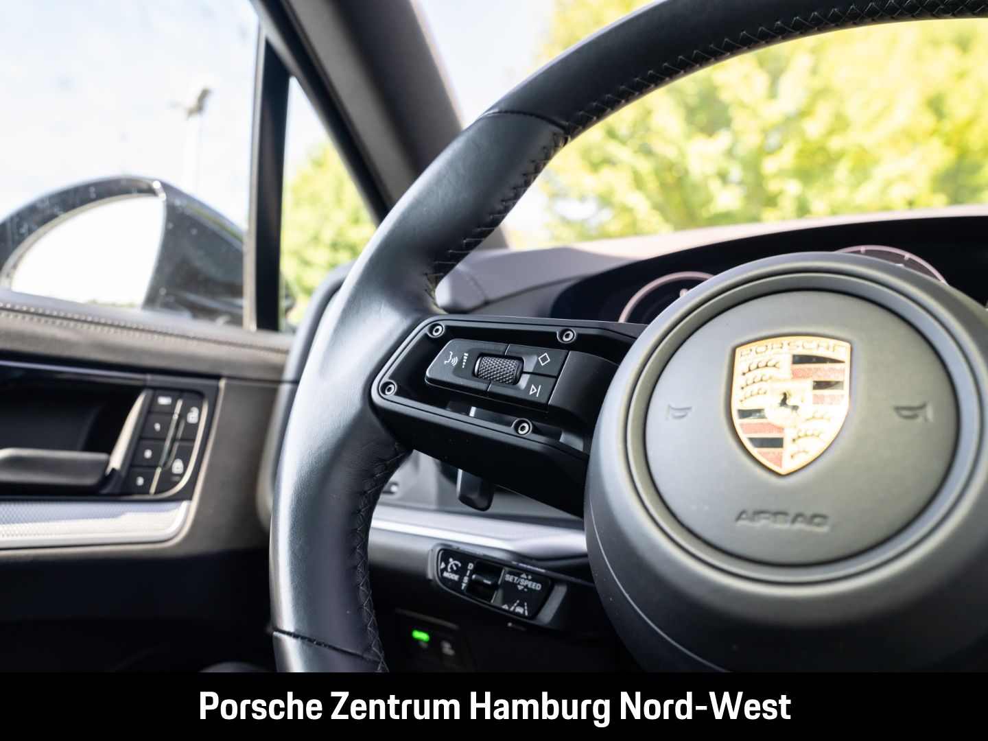 Porsche Cayenne PASM Panorama Dach BOSE 21-Zoll HUD 360°