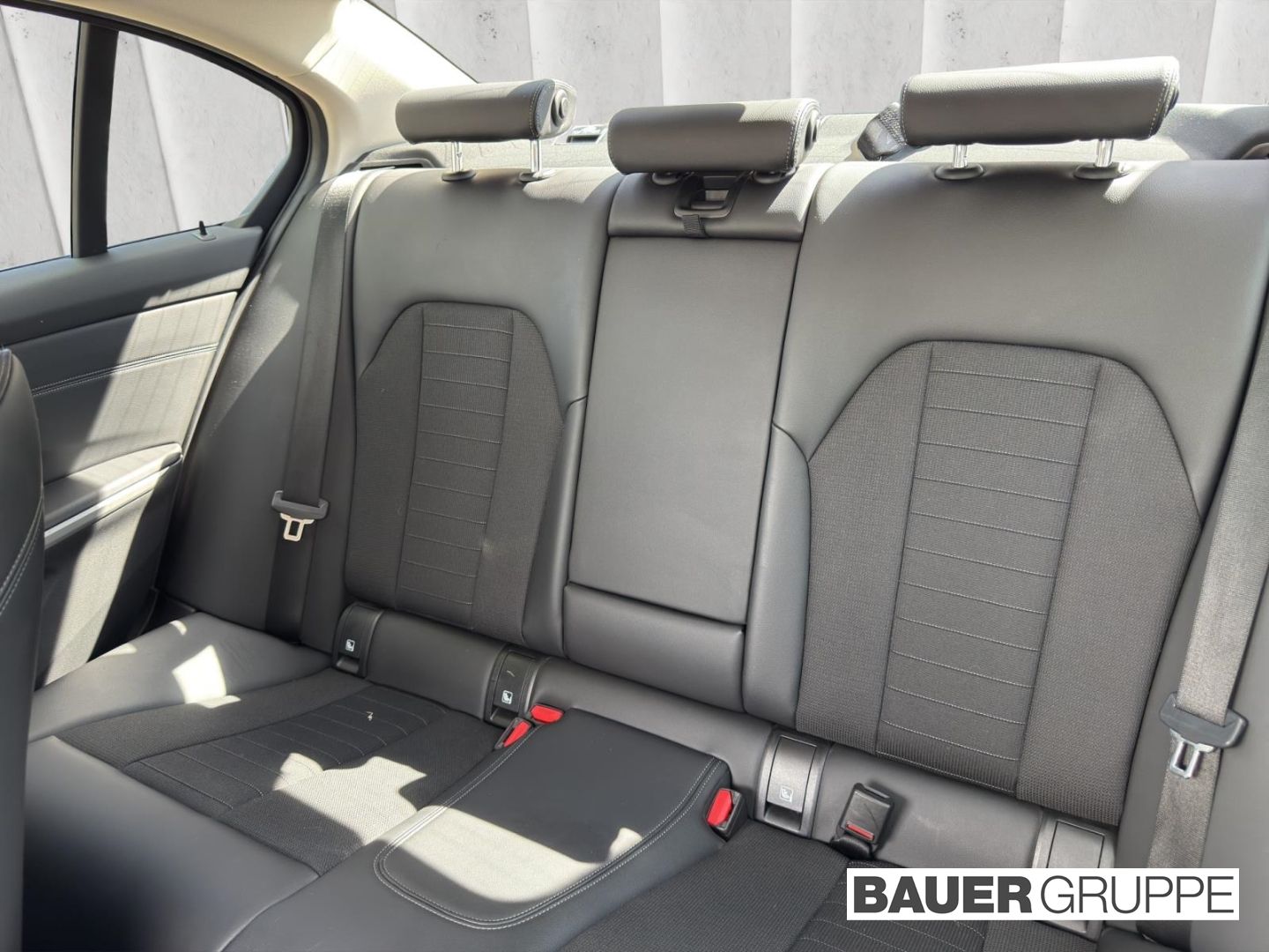 BMW 330 e xDrive Advantage - Samsaru's Car Outlet