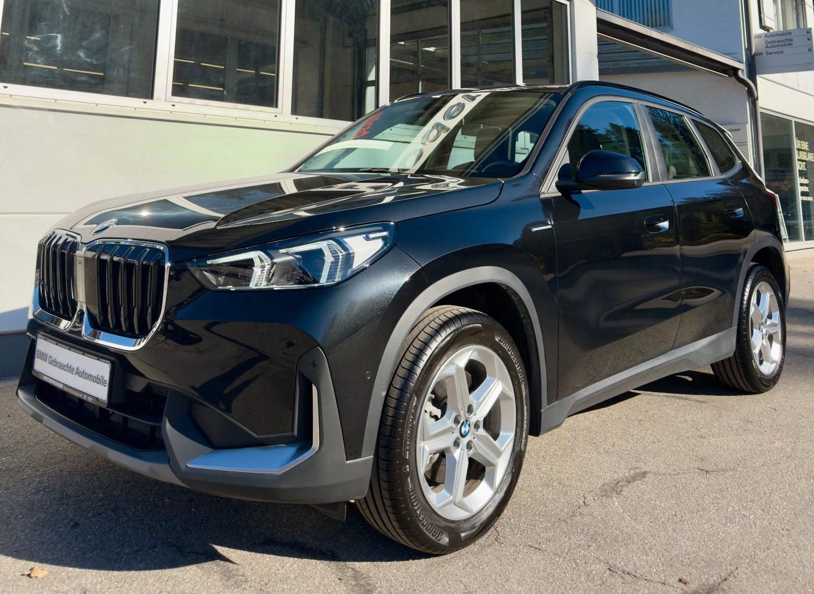 BMW X1 xDrive23i - Samsaru's Car Outlet