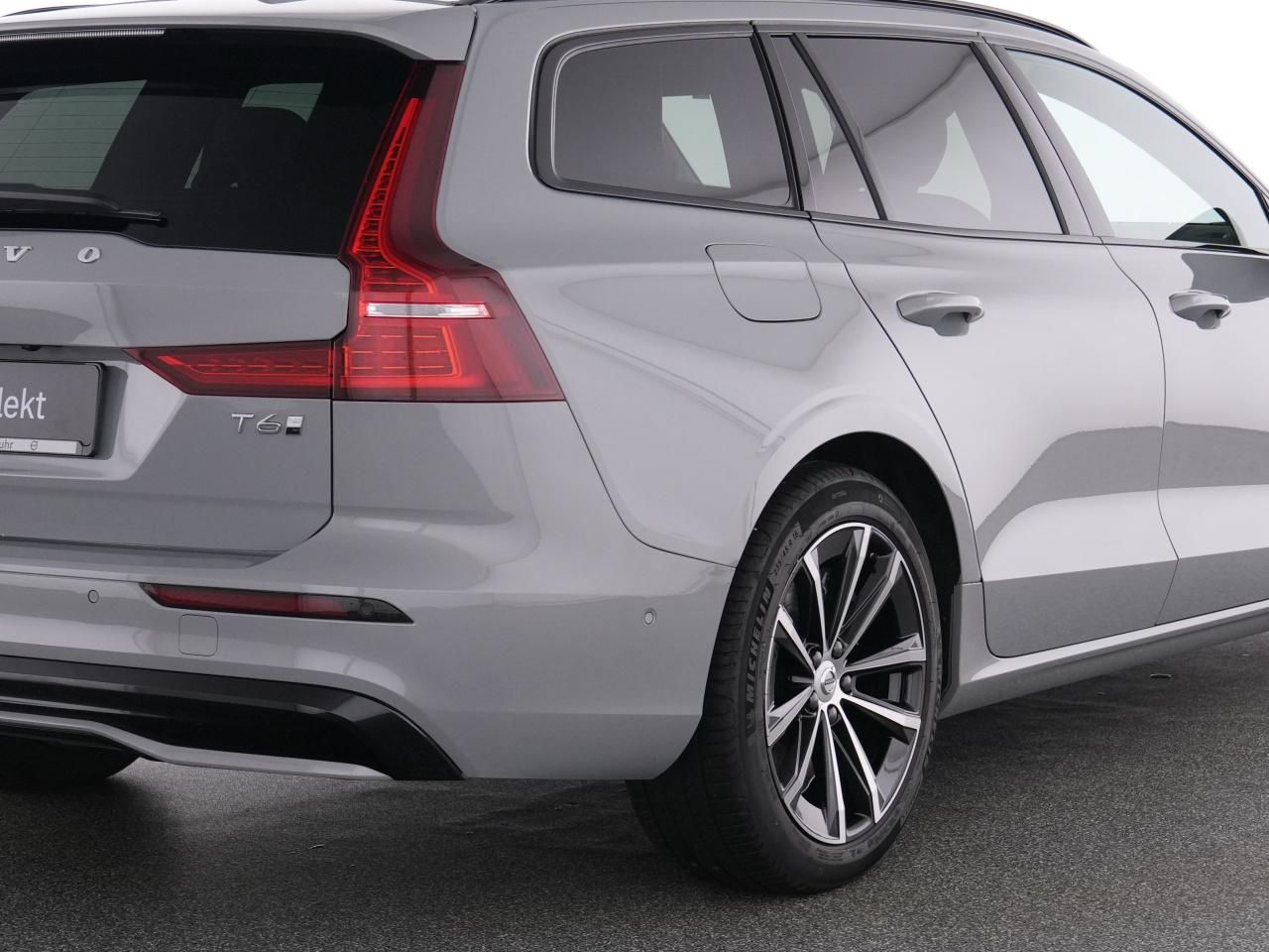 Volvo V60 T6 Recharge AWD PlusDark+AHK+360°+STANDHZ+LM
